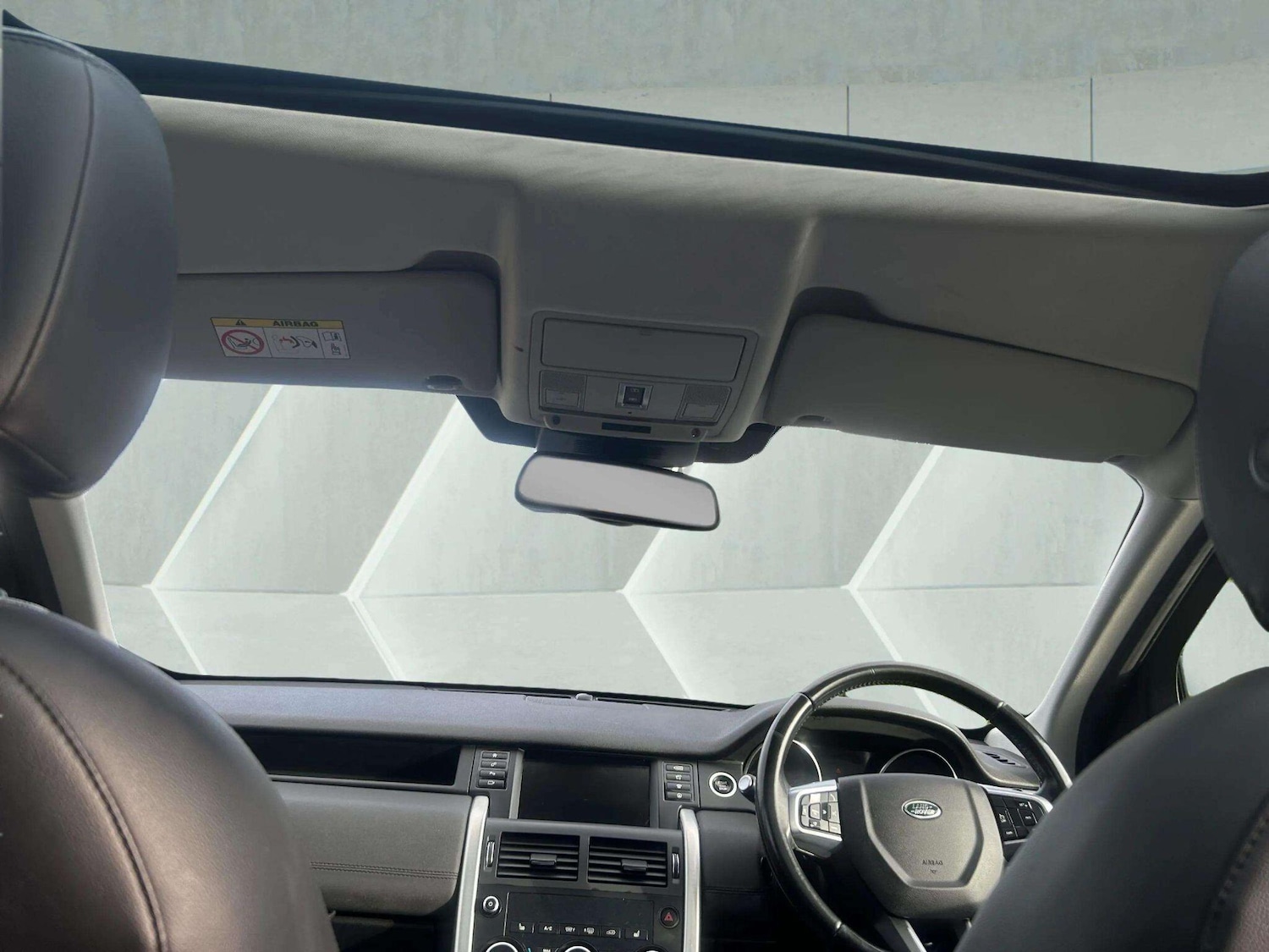 Used Land Rover Discovery Sport 2016 for sale - 76688988: Photo 45