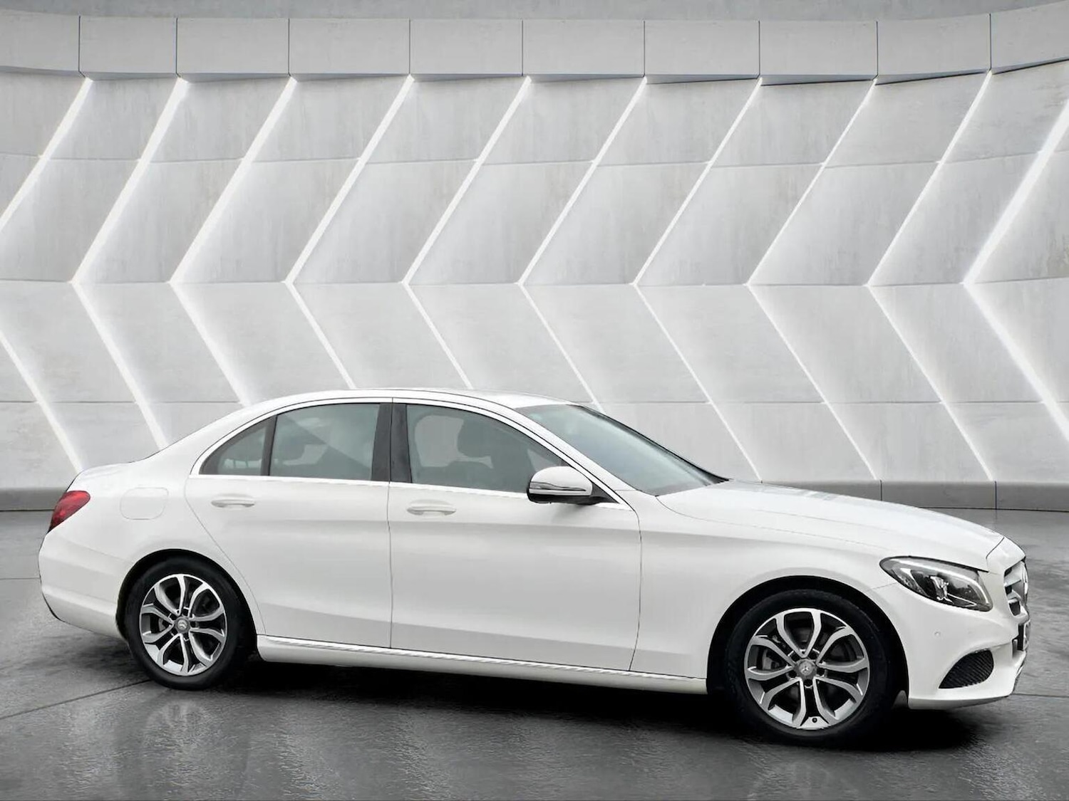 Used Mercedes-Benz C Class 2015 for sale - 76566645: Photo 4