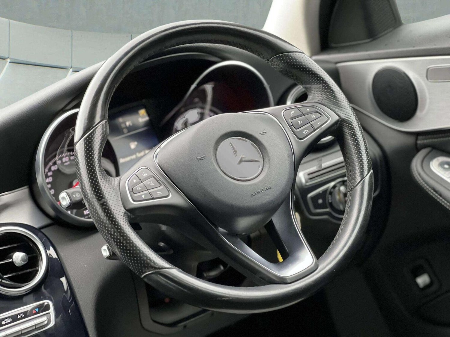 Used Mercedes-Benz C Class 2015 for sale - 76566645: Photo 42