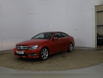 Used Mercedes-Benz C Class 2015 for sale - 77120124: Photo