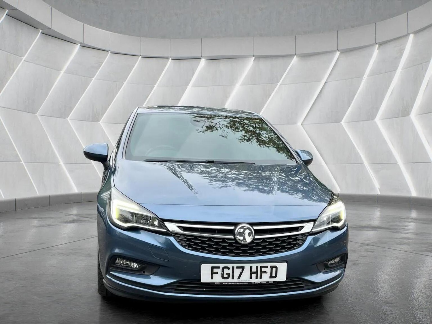 Used Vauxhall Astra 2017 for sale - 76566664: Photo 2