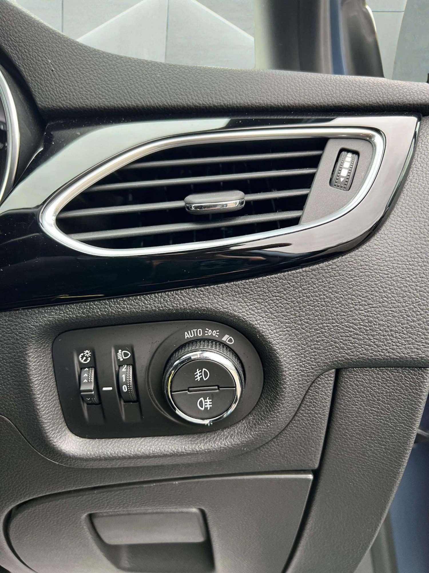 Used Vauxhall Astra 2017 for sale - 76566664: Photo 30