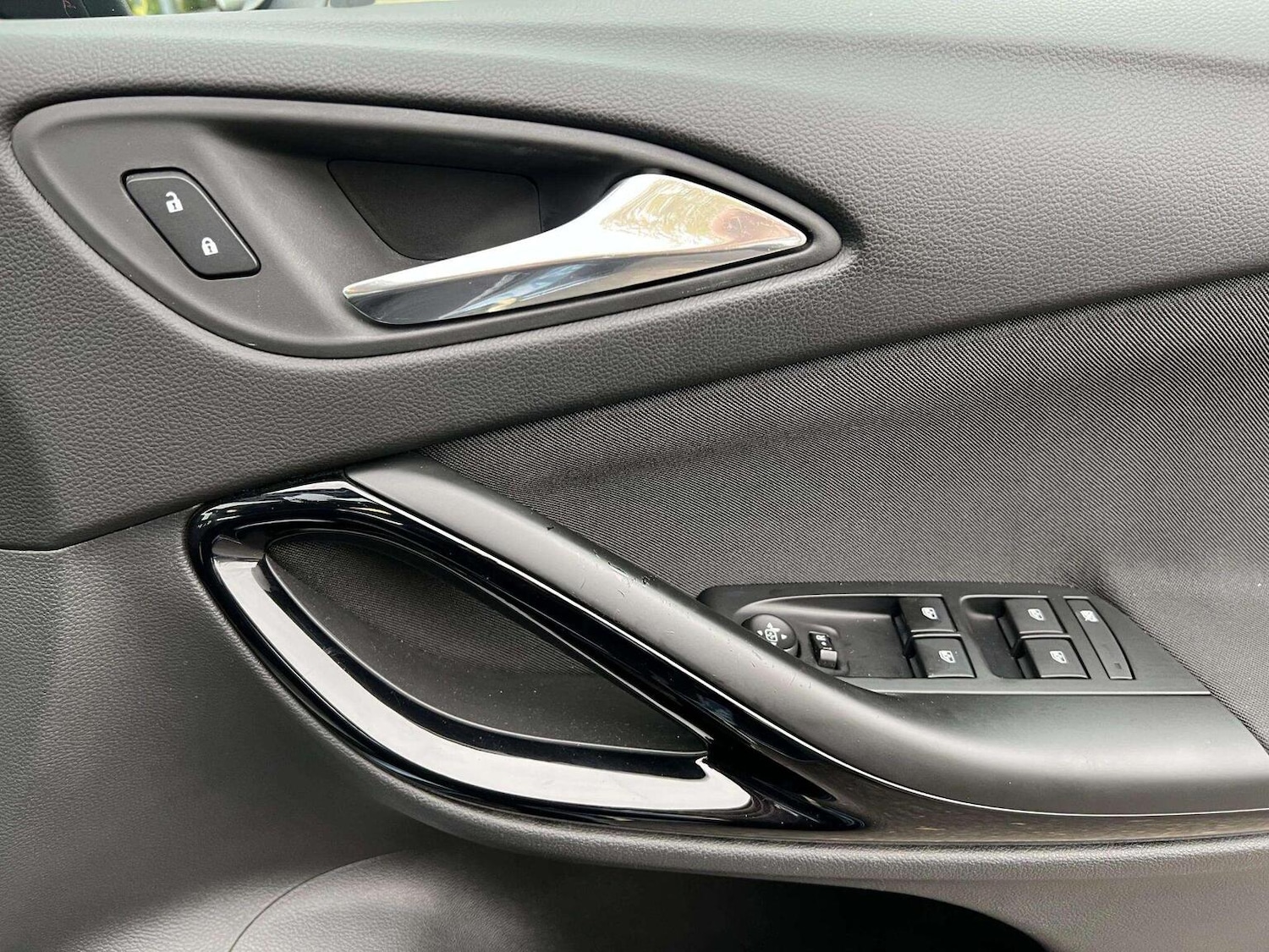 Used Vauxhall Astra 2017 for sale - 76566664: Photo 34