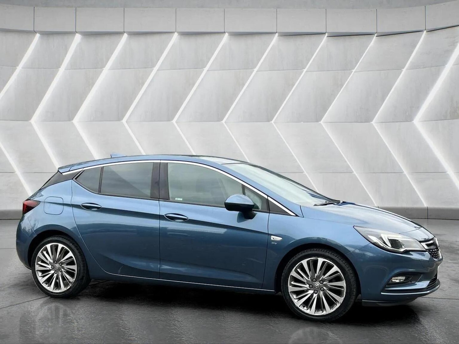 Used Vauxhall Astra 2017 for sale - 76566664: Photo 4