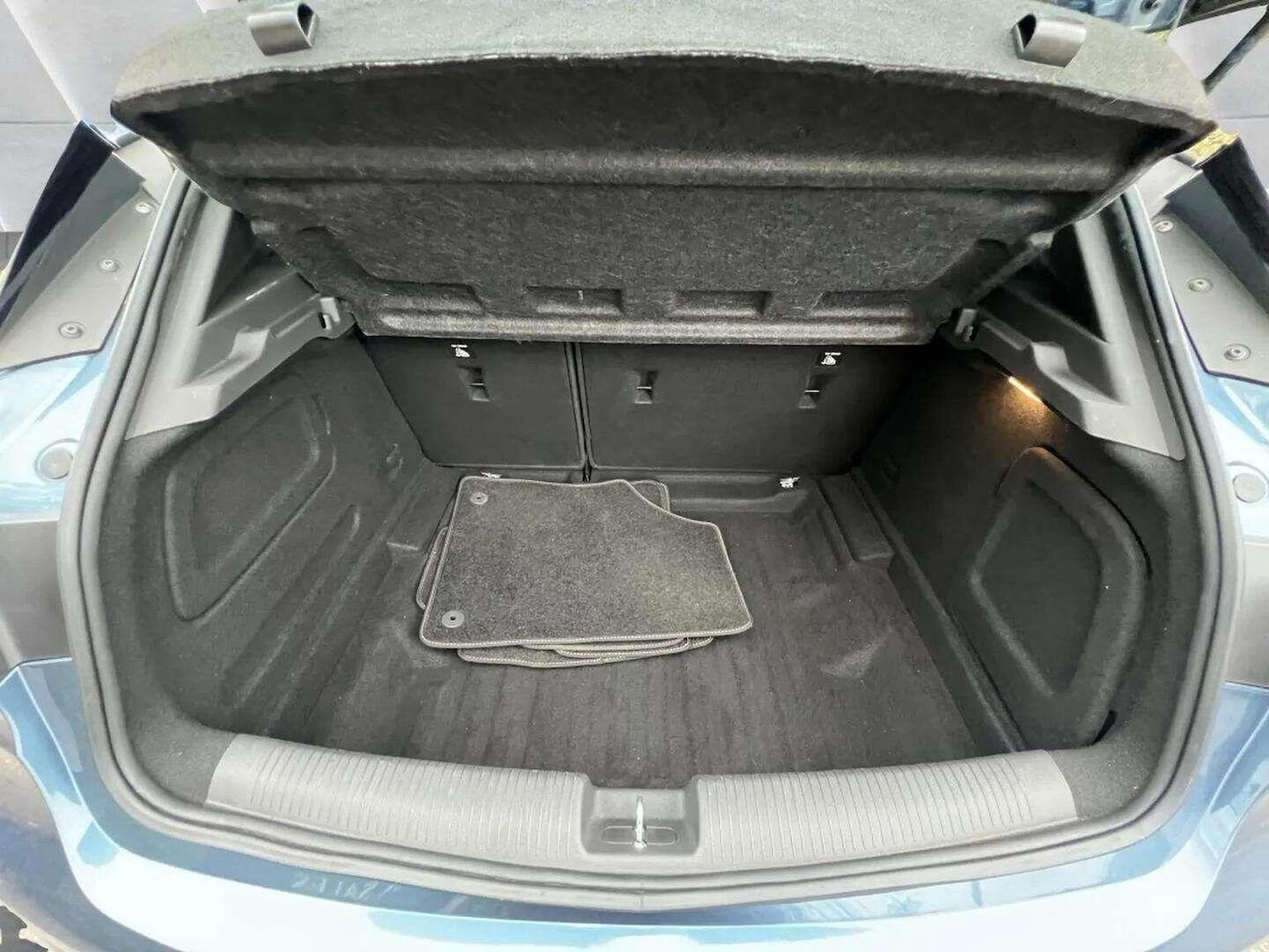 Used Vauxhall Astra 2017 for sale - 76566664: Photo 40