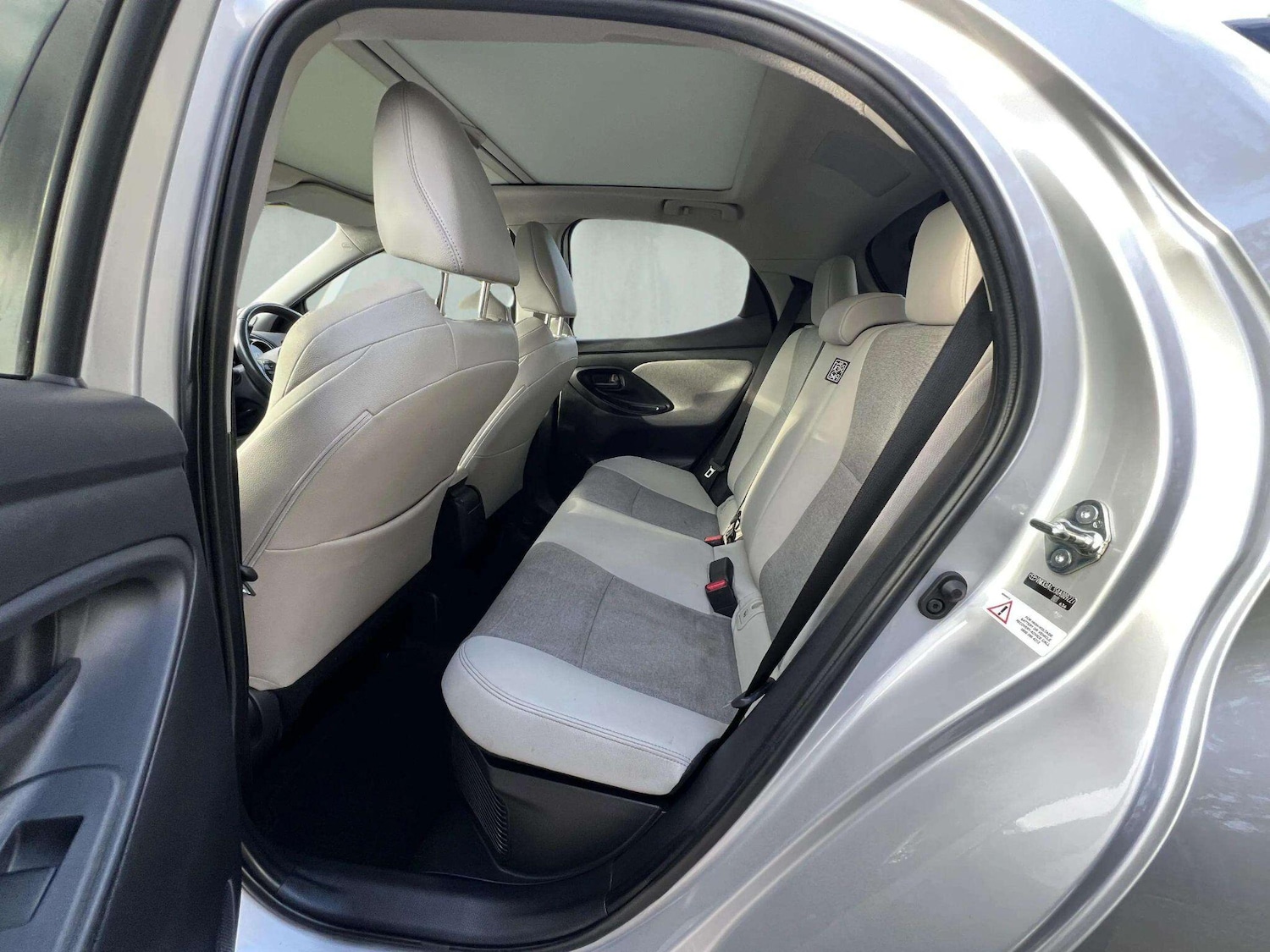 Used Toyota Yaris 2020 for sale - 76598465: Photo 28