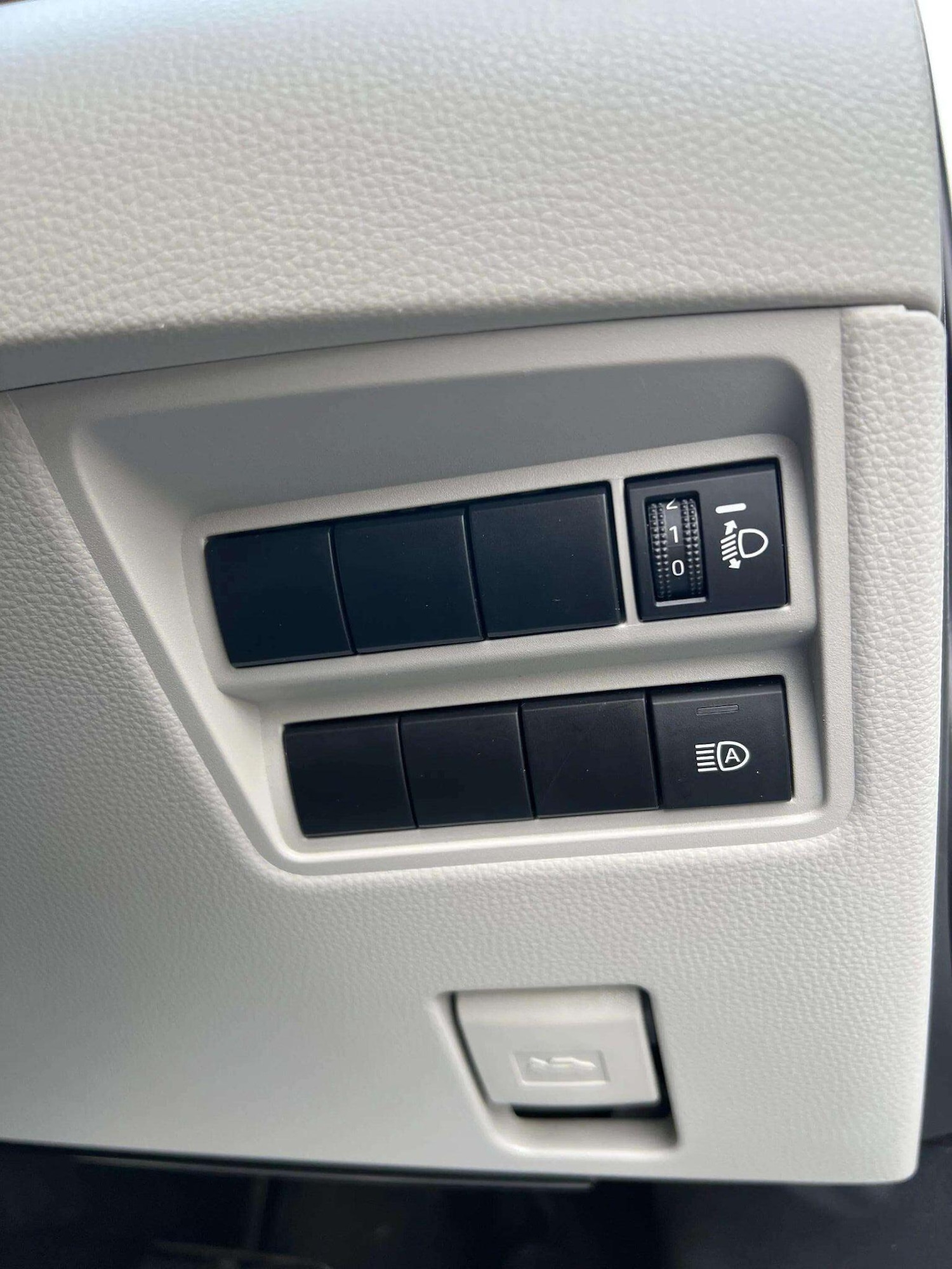 Used Toyota Yaris 2020 for sale - 76598465: Photo 31