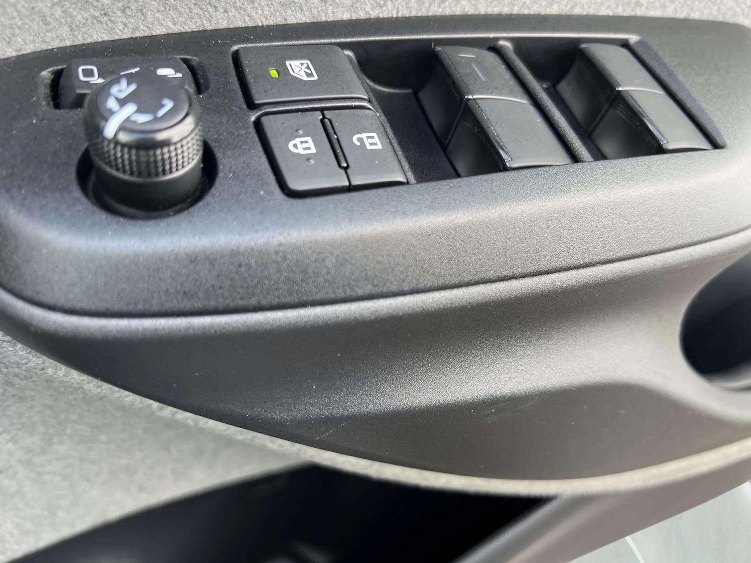 Used Toyota Yaris 2020 for sale - 76598465: Photo 32