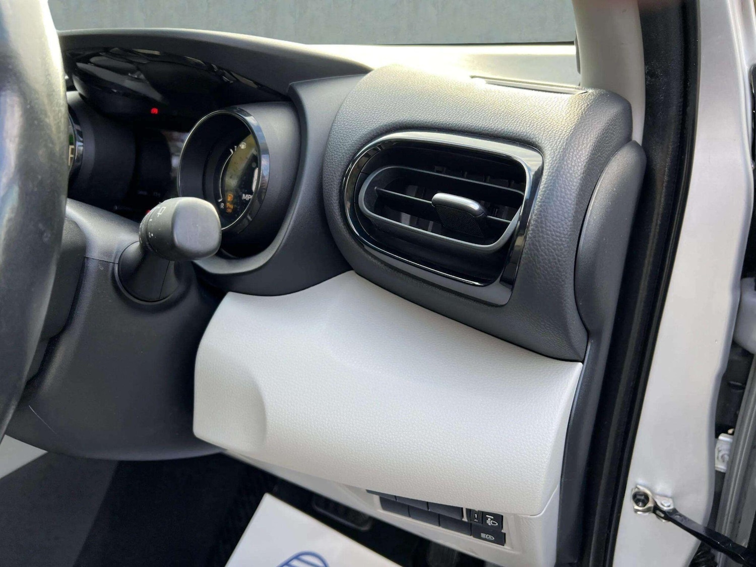 Used Toyota Yaris 2020 for sale - 76598465: Photo 55