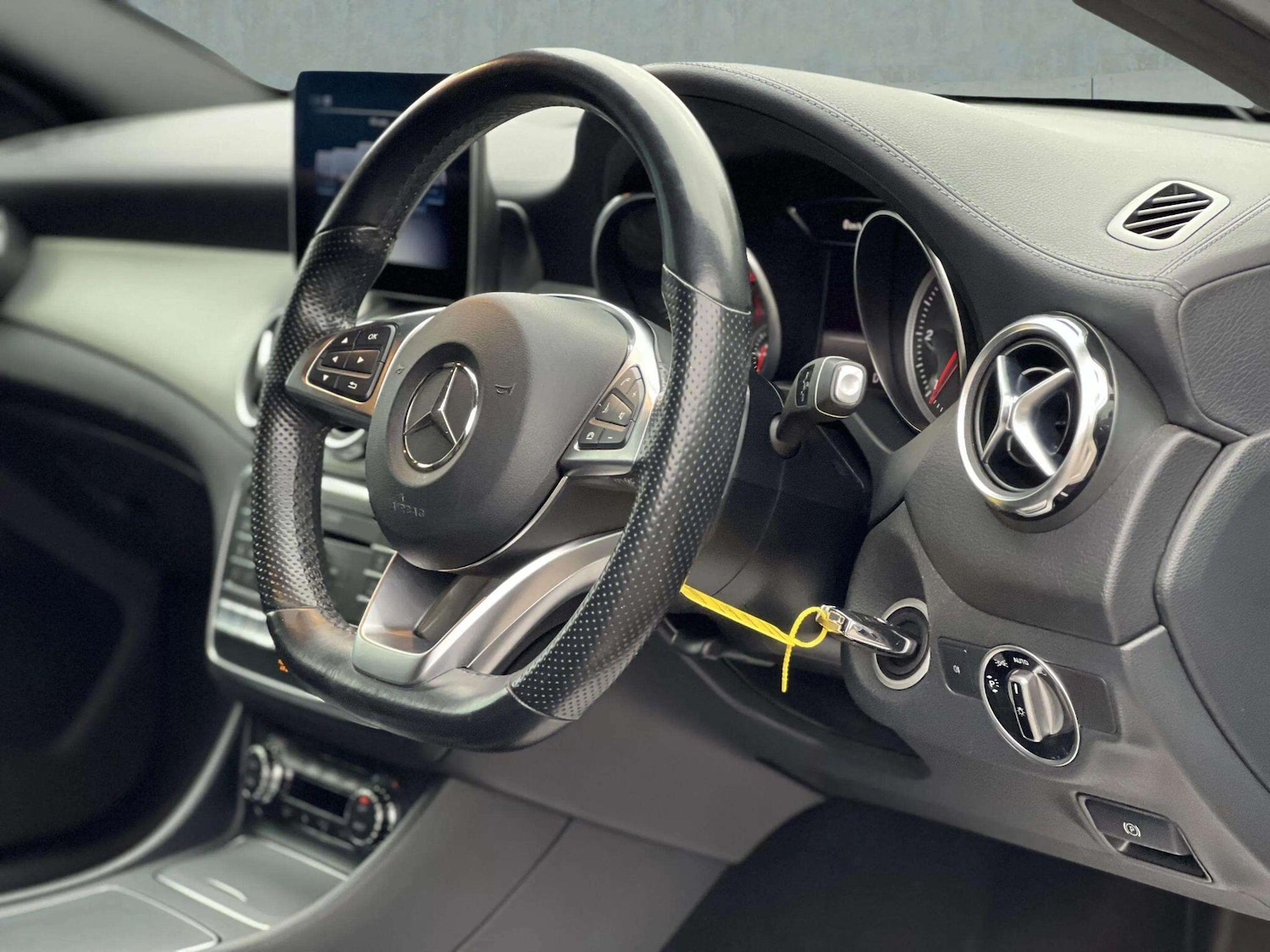 Used Mercedes-Benz GLA 2018 for sale - 76598479: Photo 25