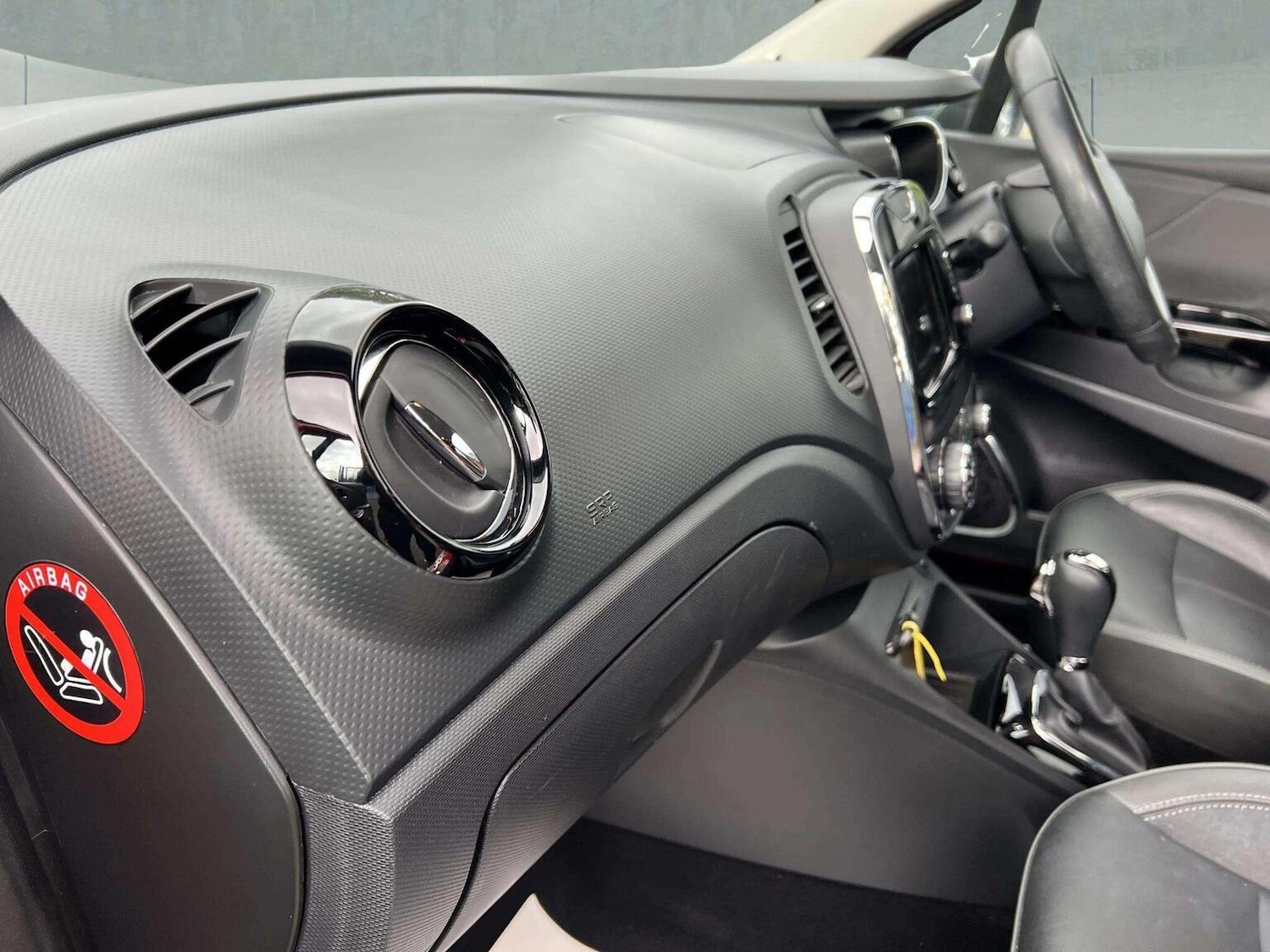 Used Renault Captur 2016 for sale - 76566637: Photo 23