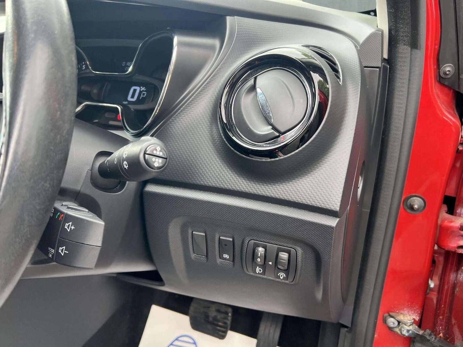 Used Renault Captur 2016 for sale - 76566637: Photo 39