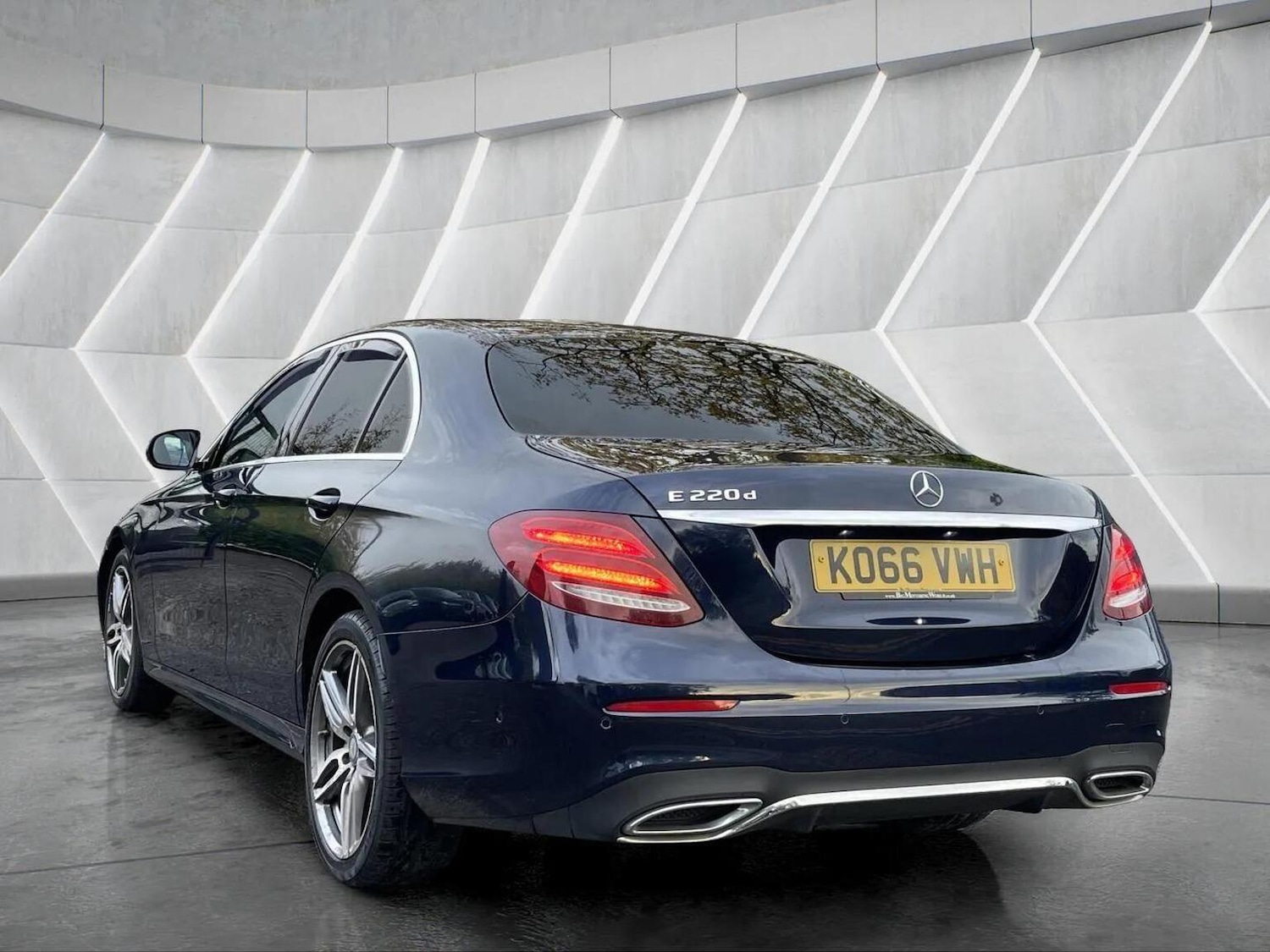 Used Mercedes-Benz E Class 2017 for sale - 76566615: Photo 10