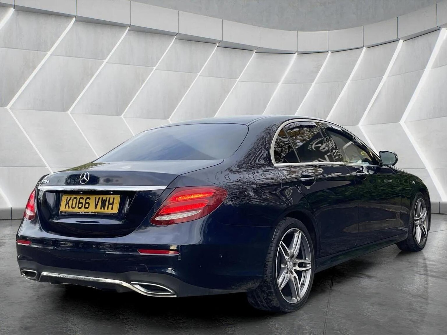 Used Mercedes-Benz E Class 2017 for sale - 76566615: Photo 15