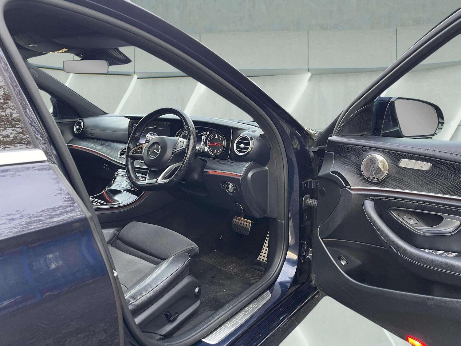 Used Mercedes-Benz E Class 2017 for sale - 76566615: Photo 17