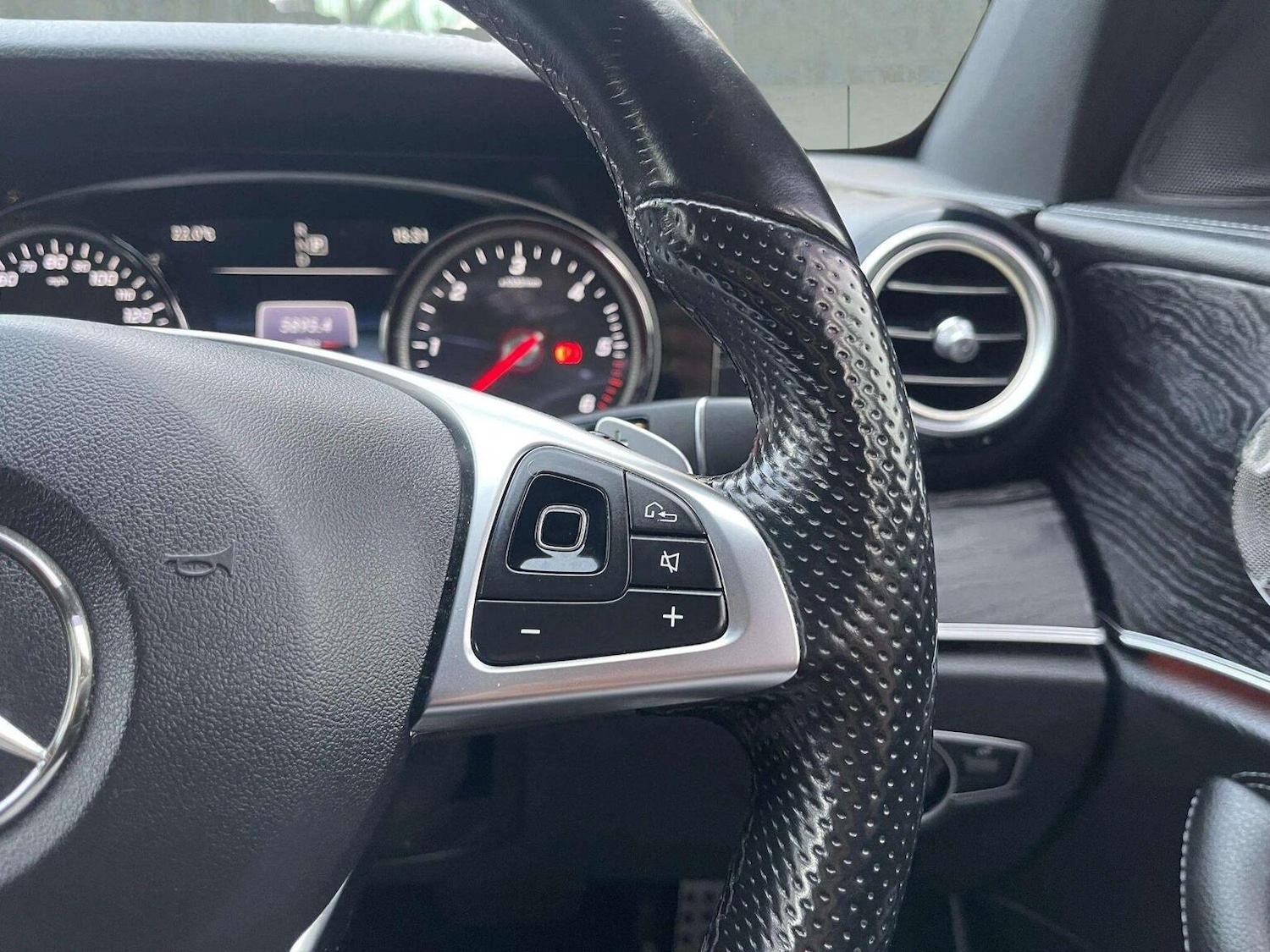 Used Mercedes-Benz E Class 2017 for sale - 76566615: Photo 25