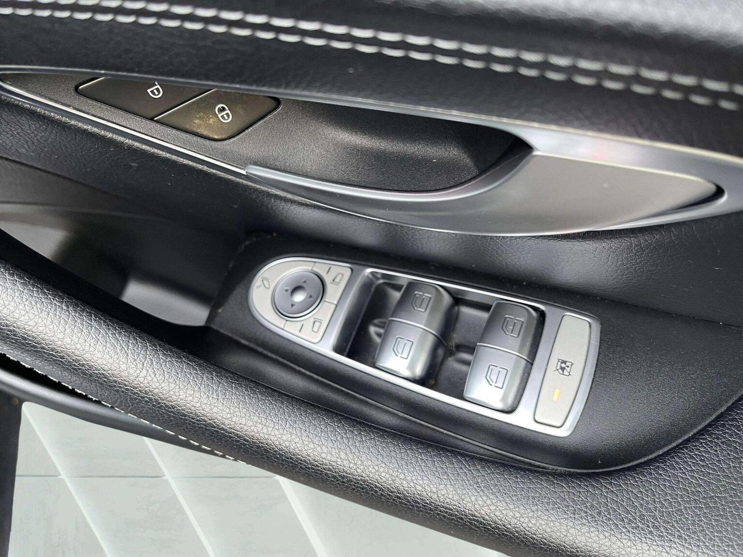 Used Mercedes-Benz E Class 2017 for sale - 76566615: Photo 39