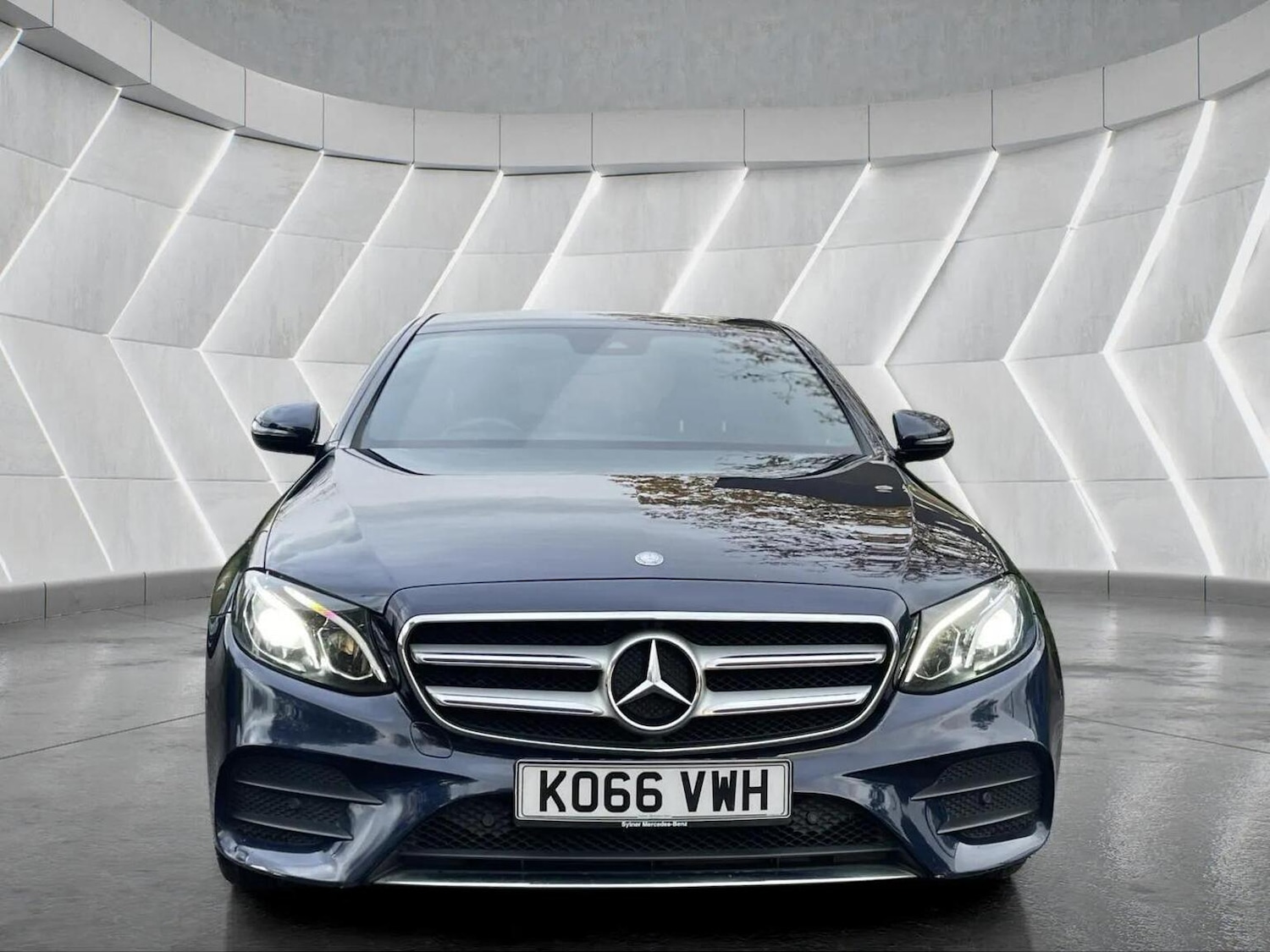 Used Mercedes-Benz E Class 2017 for sale - 76566615: Photo 5