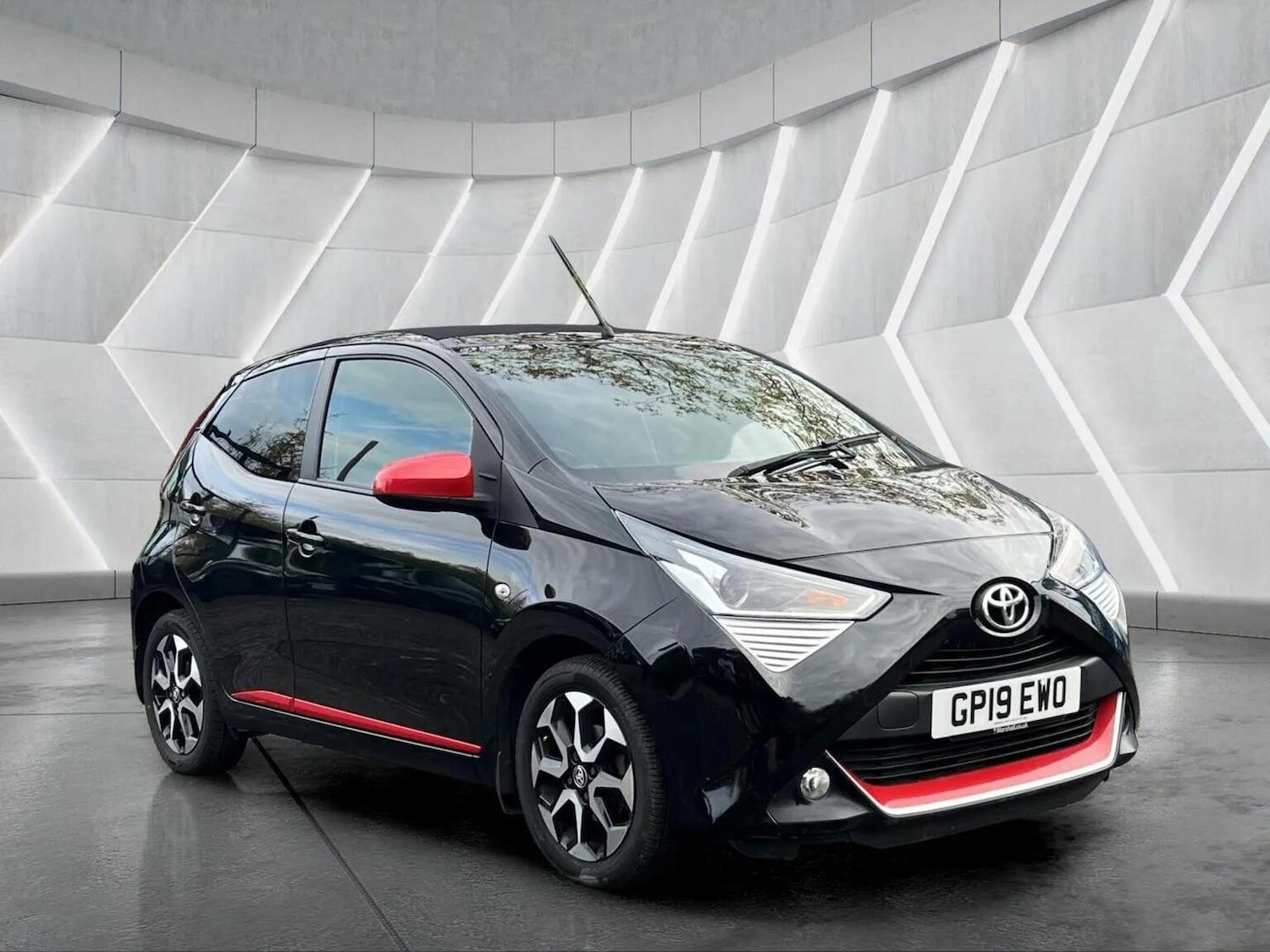 Used Toyota AYGO 2019 for sale - 76566613: Photo 2