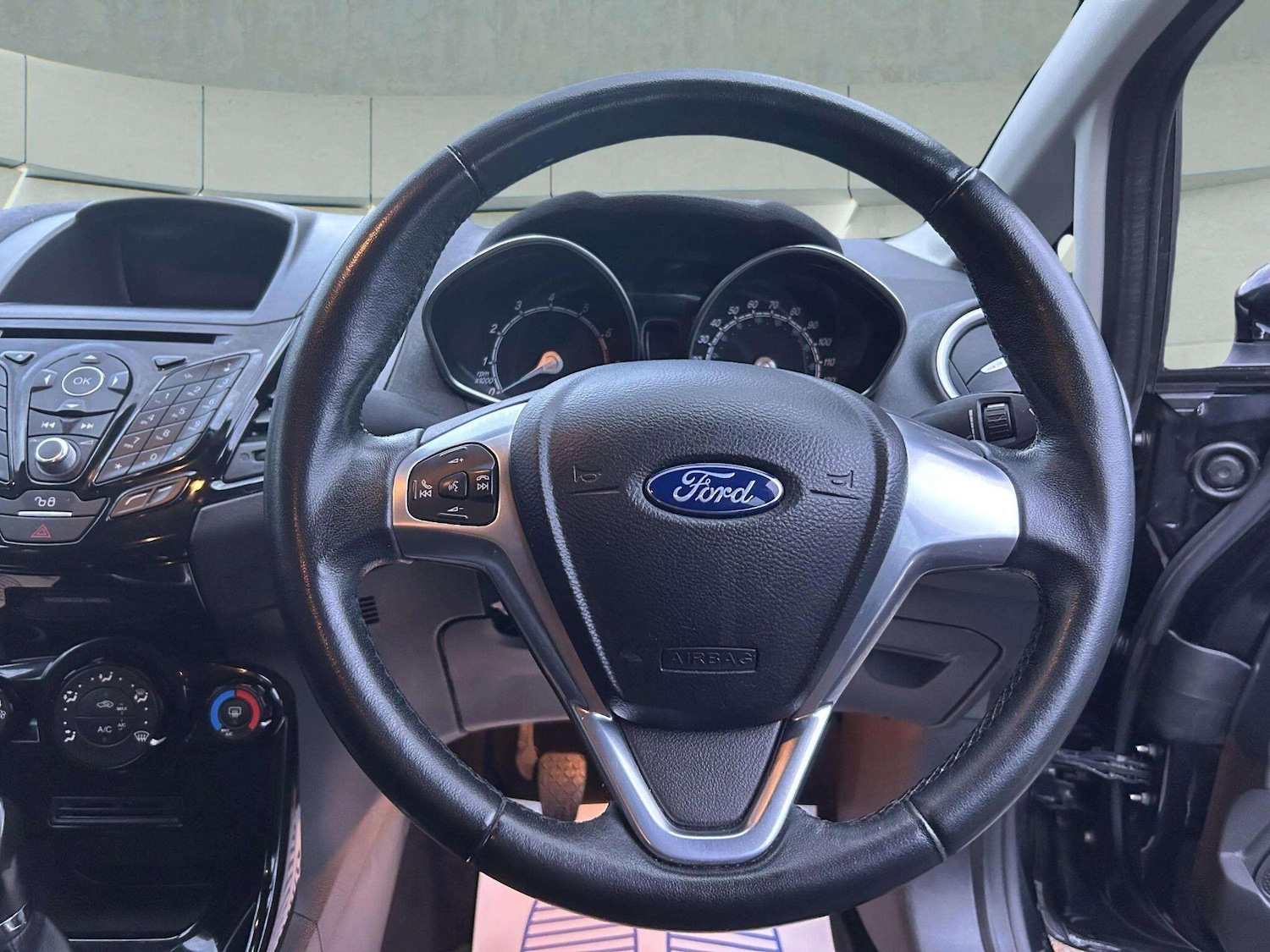 Used Ford Fiesta 2015 for sale - 76598485: Photo 24