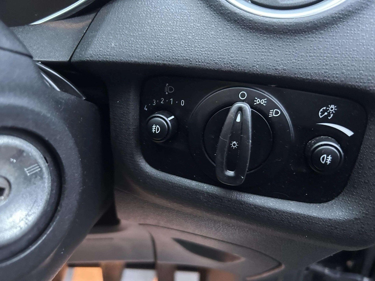 Used Ford Fiesta 2015 for sale - 76598485: Photo 30