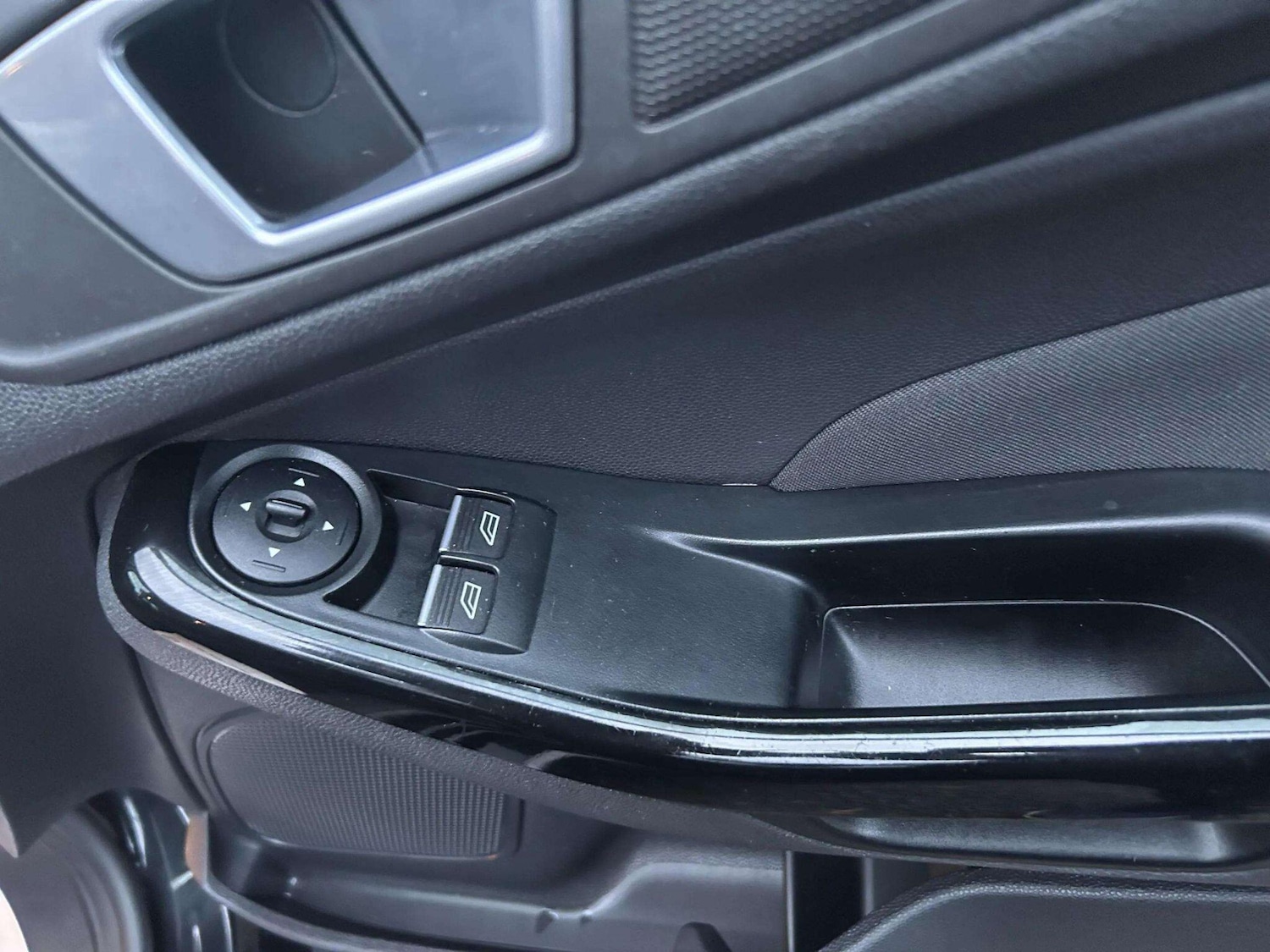 Used Ford Fiesta 2015 for sale - 76598485: Photo 31