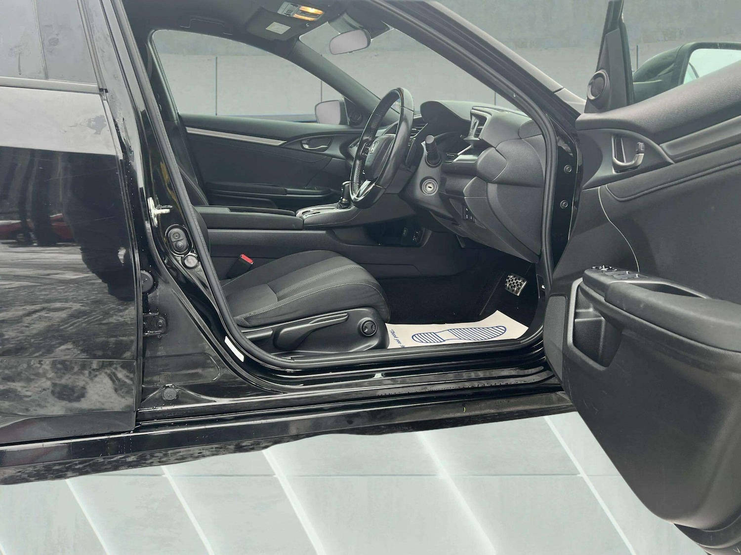 Used Honda Civic 2020 for sale - 76689581: Photo 34