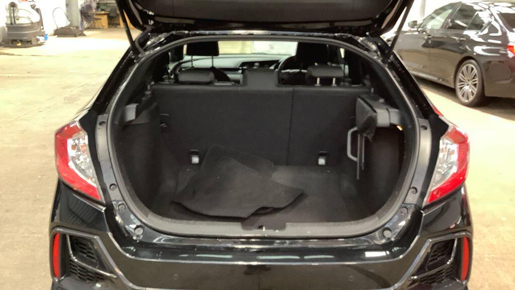 Used Honda Civic 2020 for sale - 76689581: Photo 9