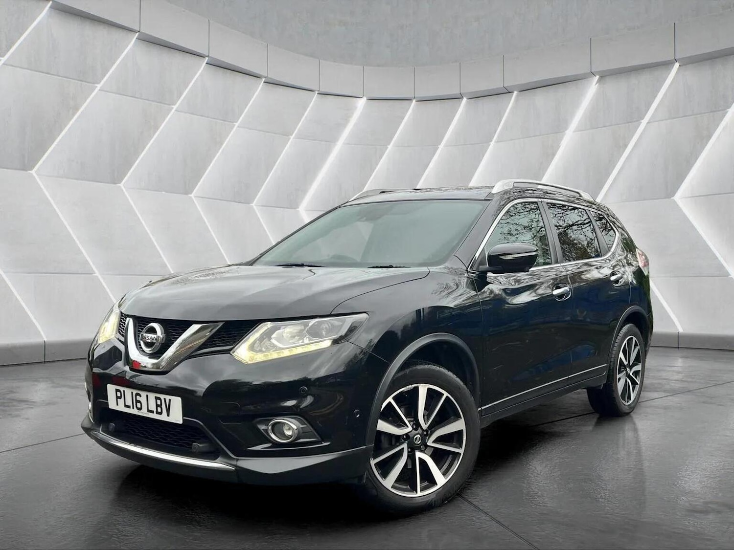 Used Nissan X-Trail 2016 for sale - 76566632: Photo 1