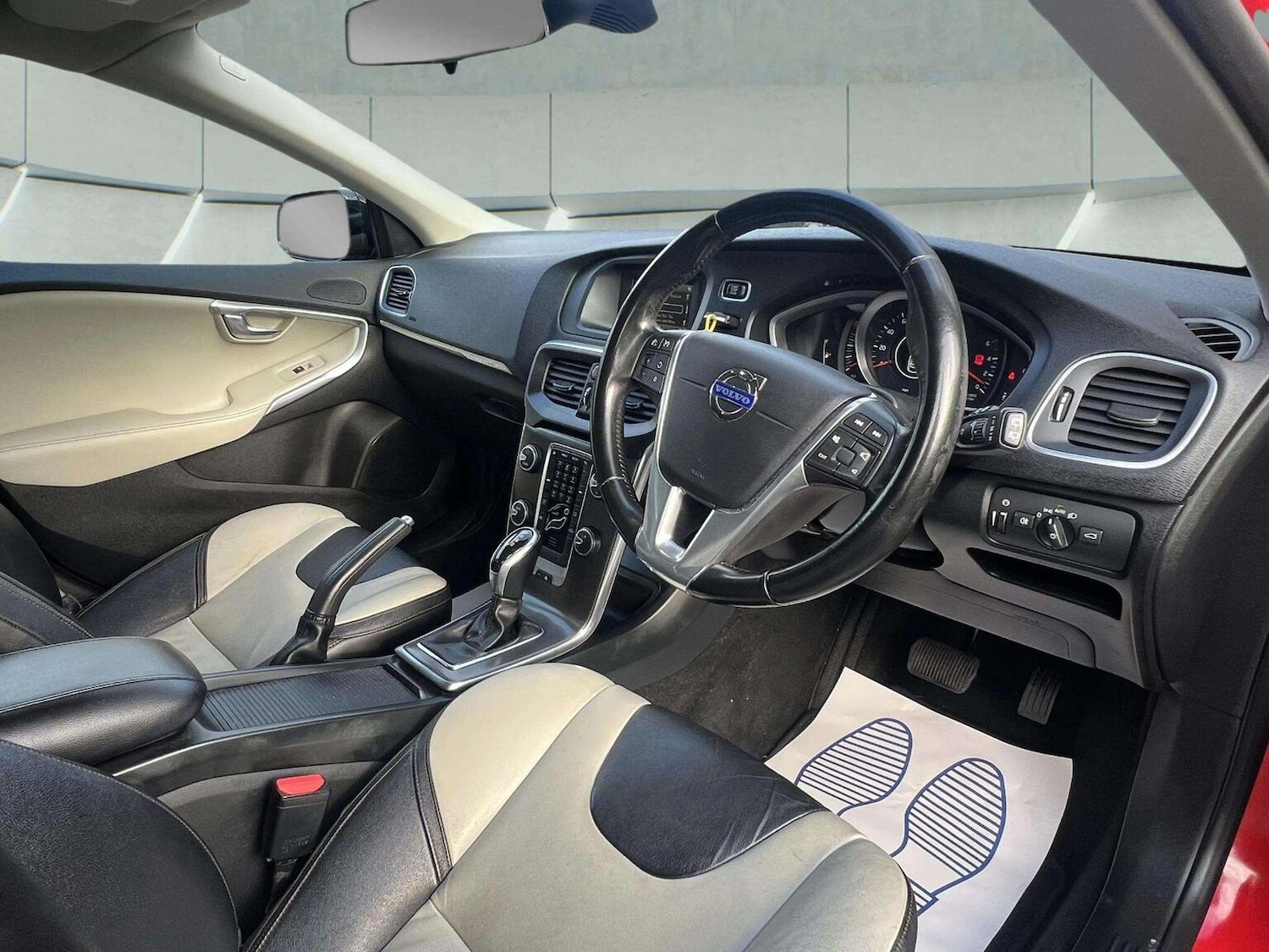 Used Volvo V40 Cross Country 2014 for sale - 76566634: Photo 22