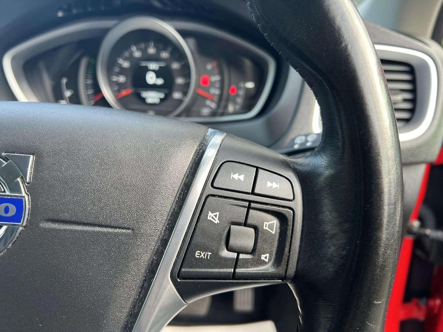 Used Volvo V40 Cross Country 2014 for sale - 76566634: Photo 28