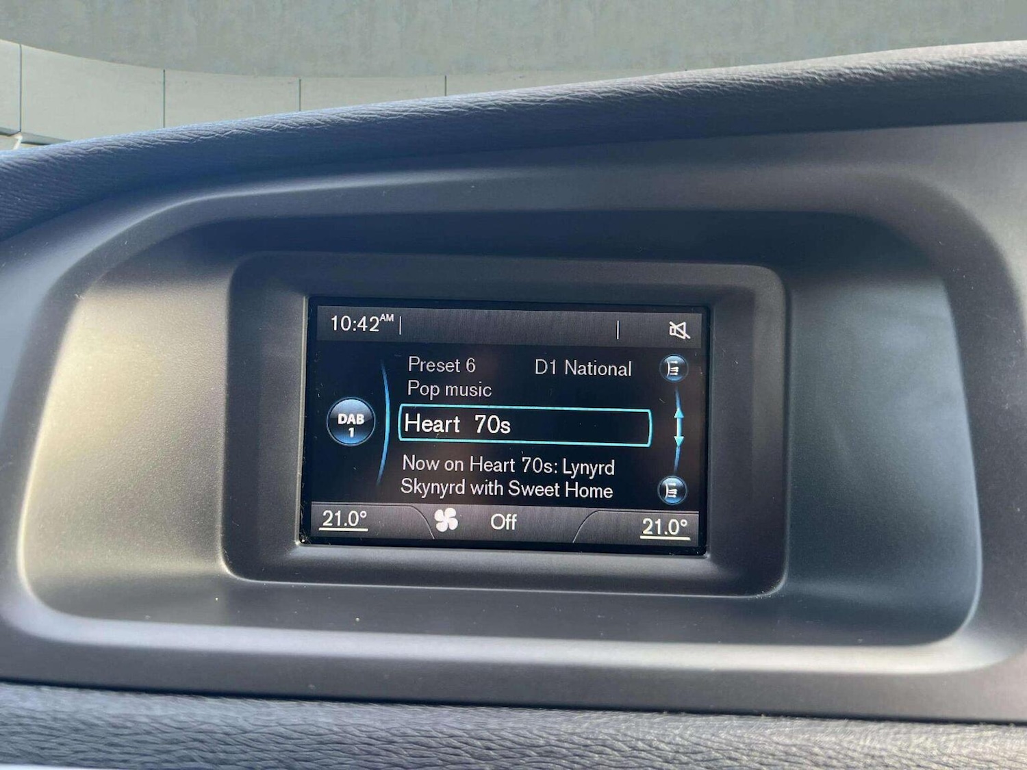 Used Volvo V40 Cross Country 2014 for sale - 76566634: Photo 31