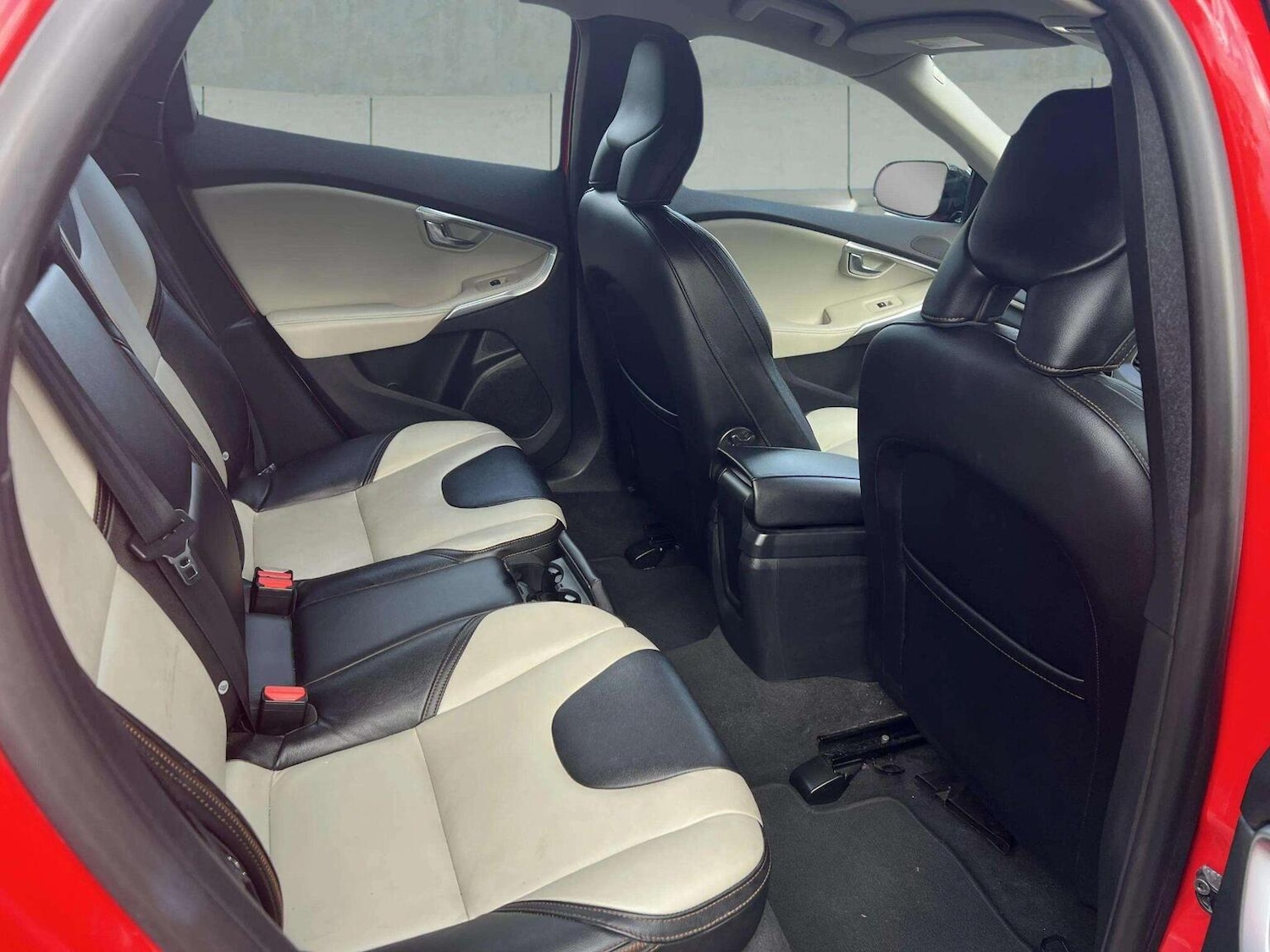 Used Volvo V40 Cross Country 2014 for sale - 76566634: Photo 41