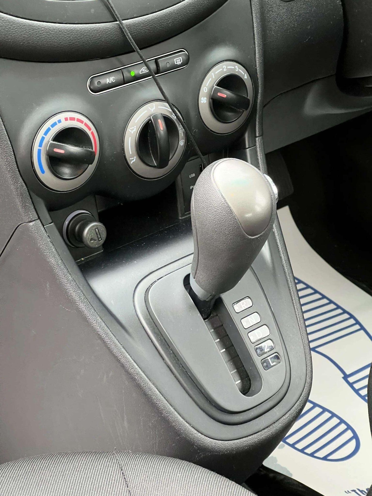 Used Hyundai i10 2012 for sale - 76566617: Photo 28