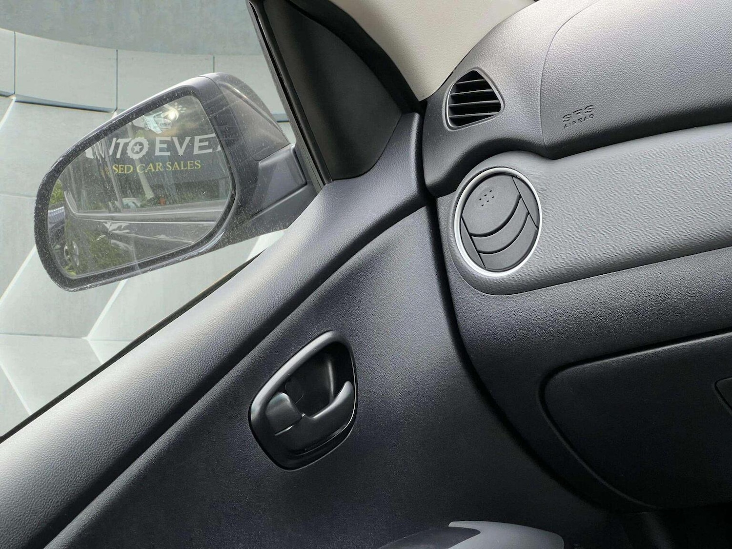 Used Hyundai i10 2012 for sale - 76566617: Photo 30