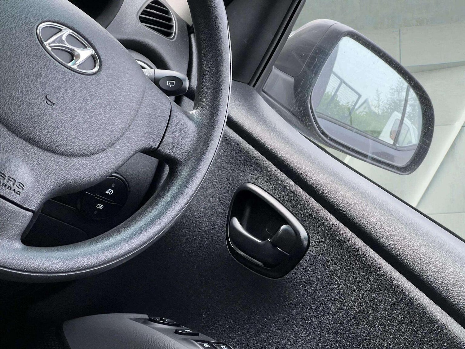 Used Hyundai i10 2012 for sale - 76566617: Photo 31