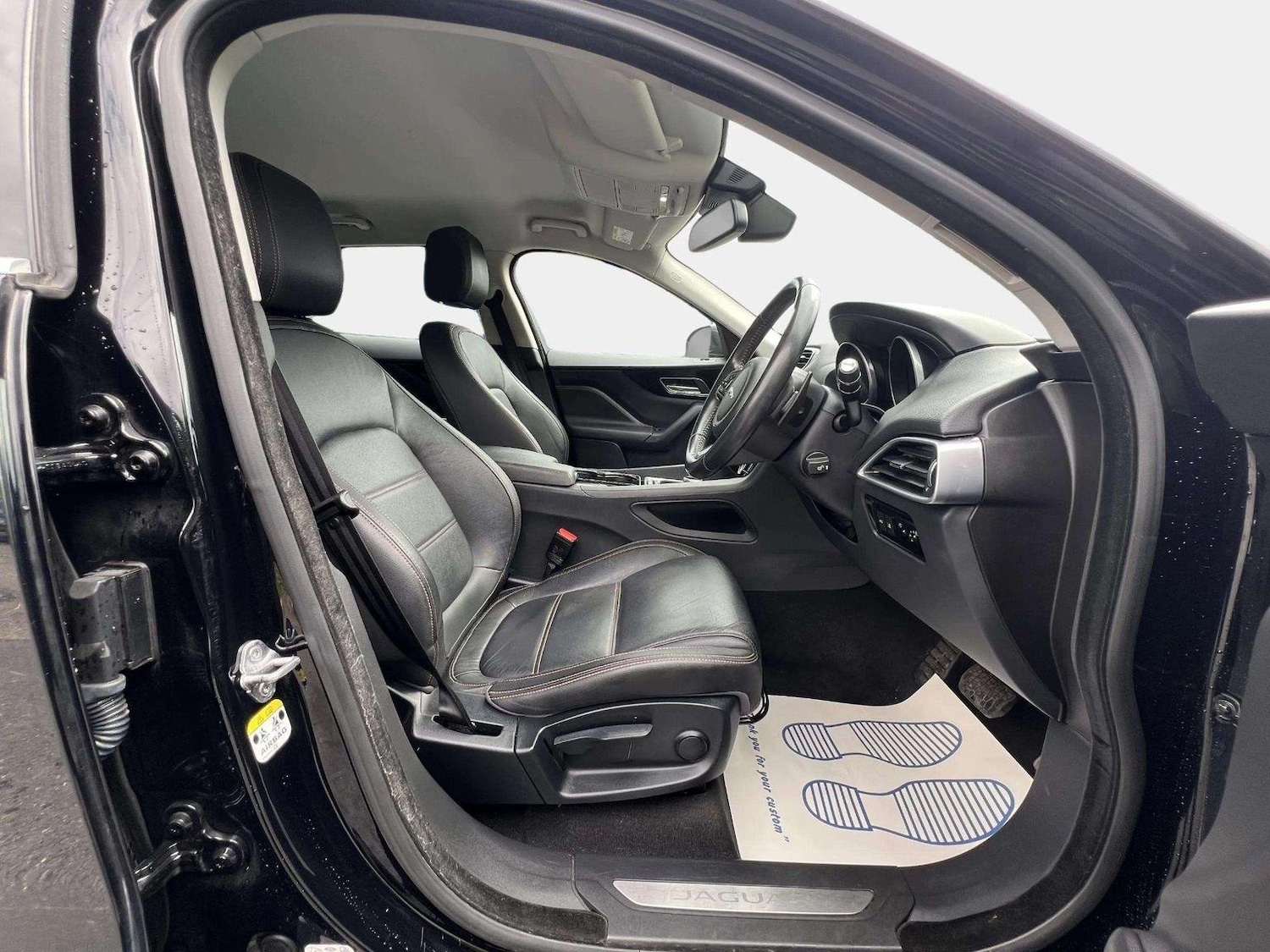 Used Jaguar F-Pace 2017 for sale - 76566600: Photo 13