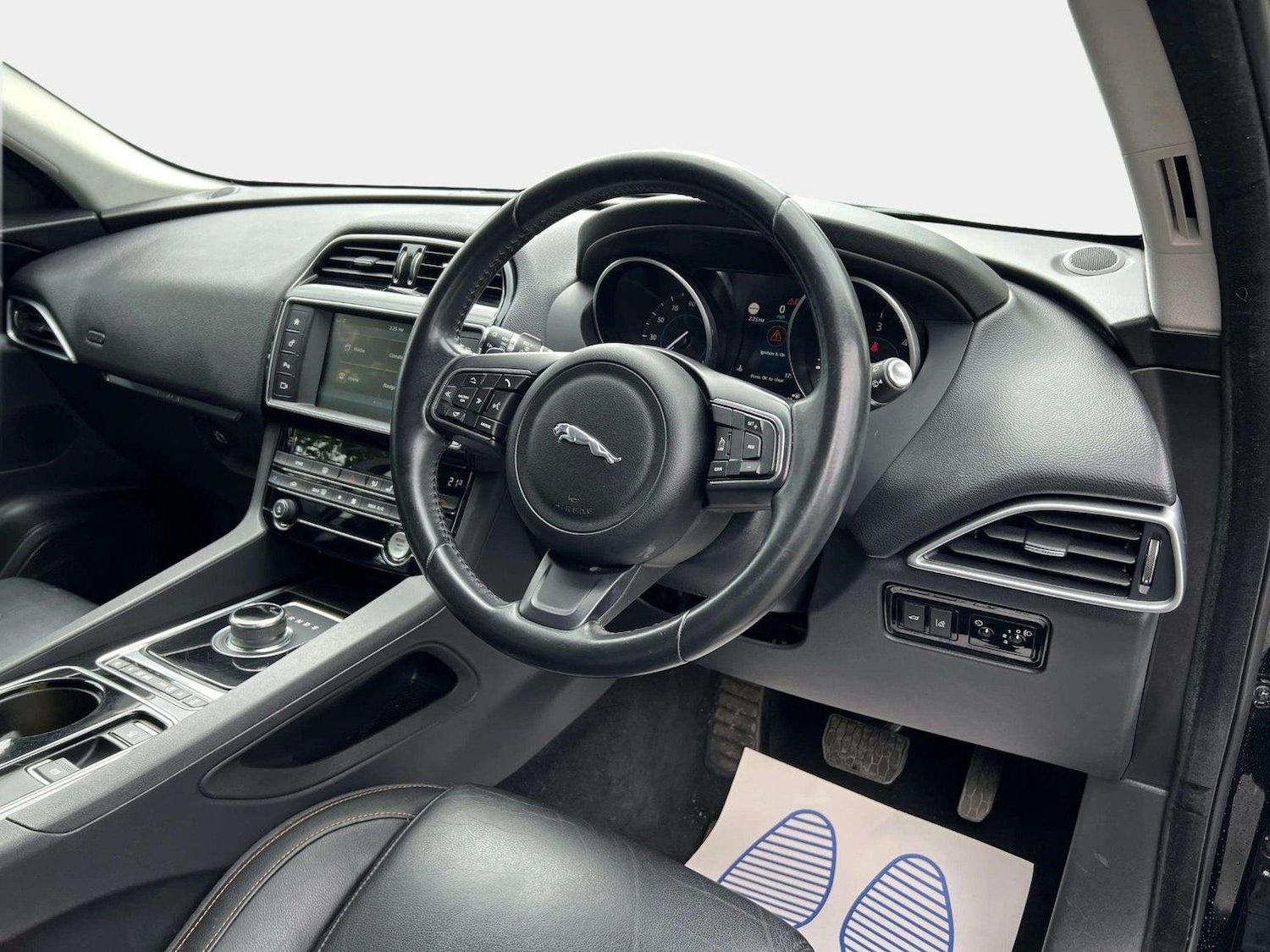 Used Jaguar F-Pace 2017 for sale - 76566600: Photo 14