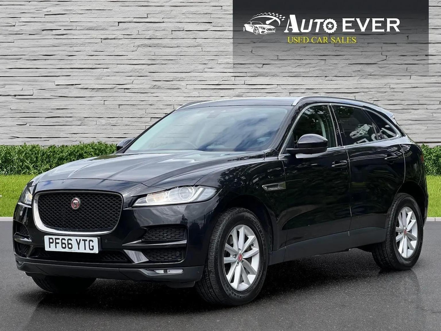 Used Jaguar F-Pace 2017 for sale - 76566600: Photo 2