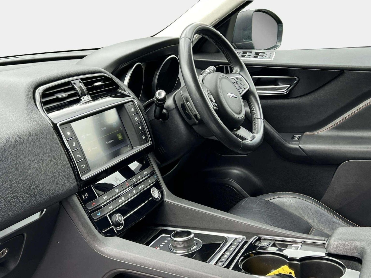 Used Jaguar F-Pace 2017 for sale - 76566600: Photo 32