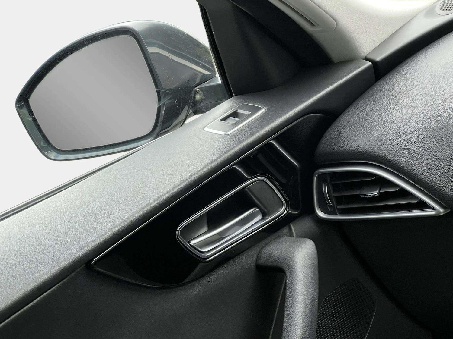 Used Jaguar F-Pace 2017 for sale - 76566600: Photo 37