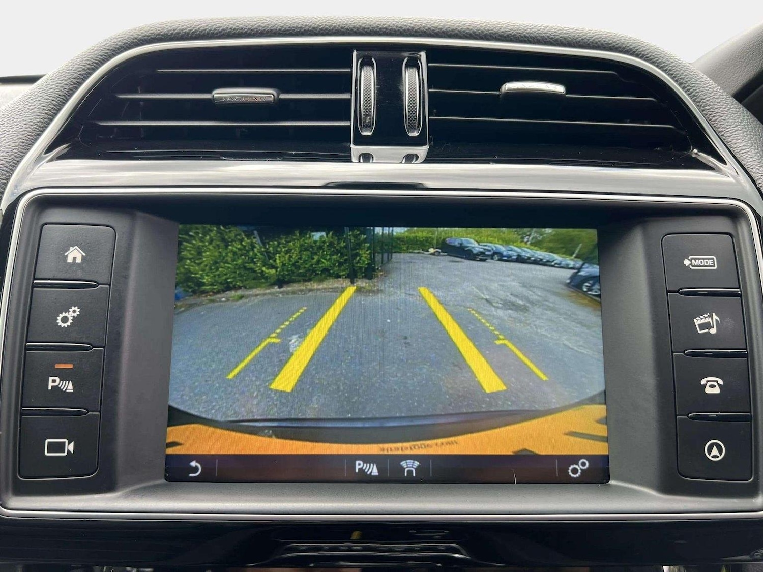 Used Jaguar F-Pace 2017 for sale - 76566600: Photo 43