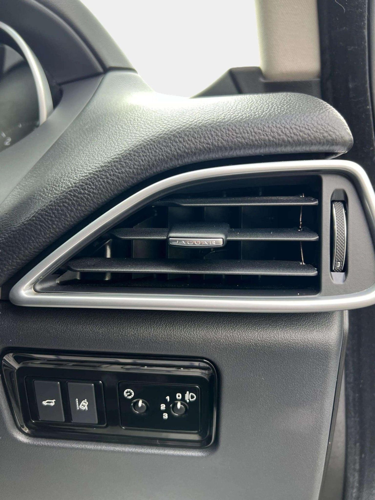 Used Jaguar F-Pace 2017 for sale - 76566600: Photo 49