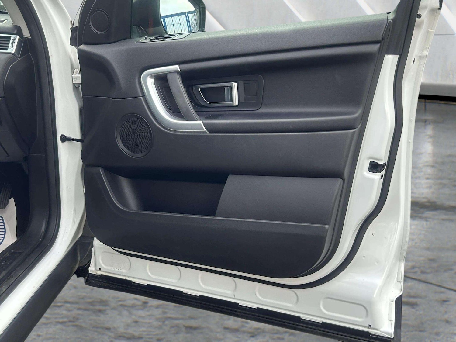 Used Land Rover Discovery Sport 2018 for sale - 76646063: Photo 17