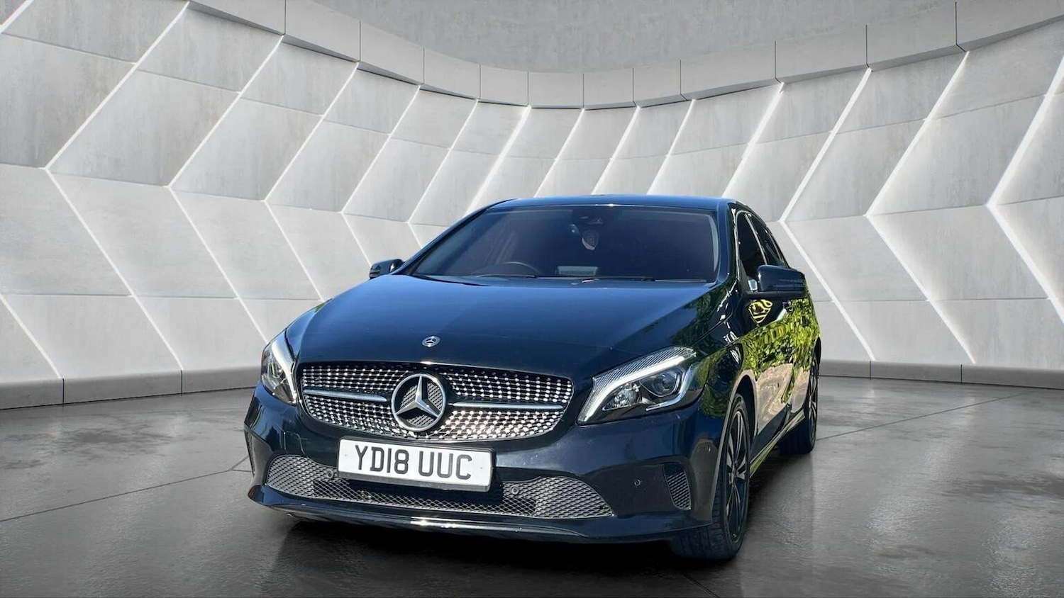 Used Mercedes-Benz A-Class 2018 for sale - 76571255: Photo 2