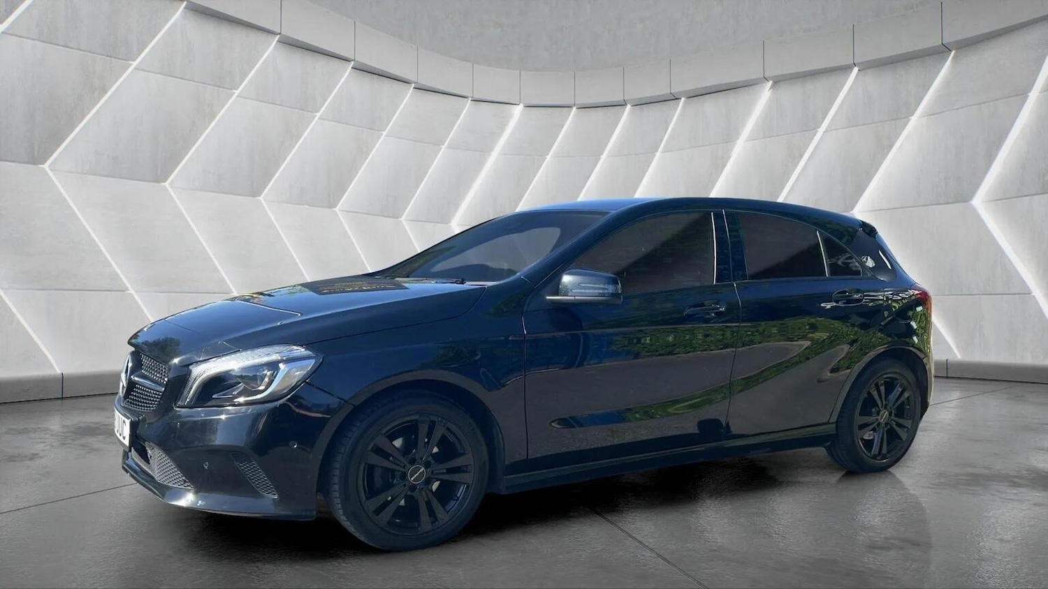 Used Mercedes-Benz A-Class 2018 for sale - 76571255: Photo 3