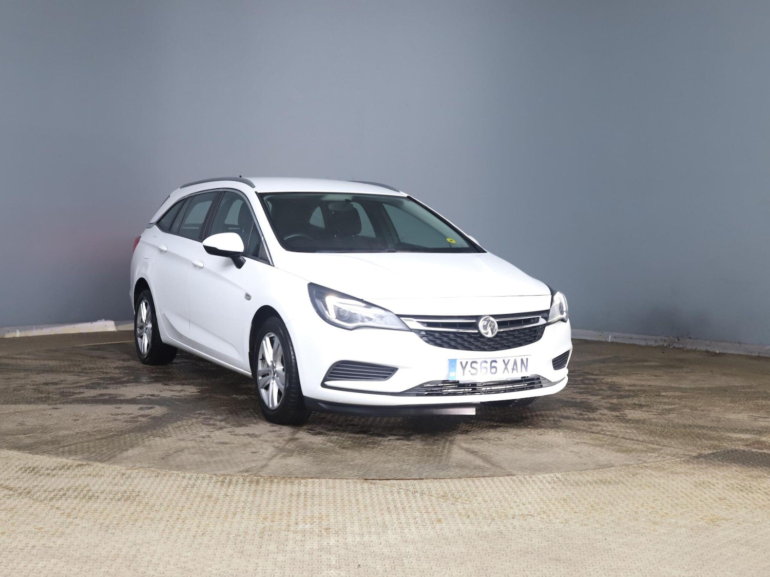 Used Vauxhall Astra 2017 for sale - 77156271: Photo 3