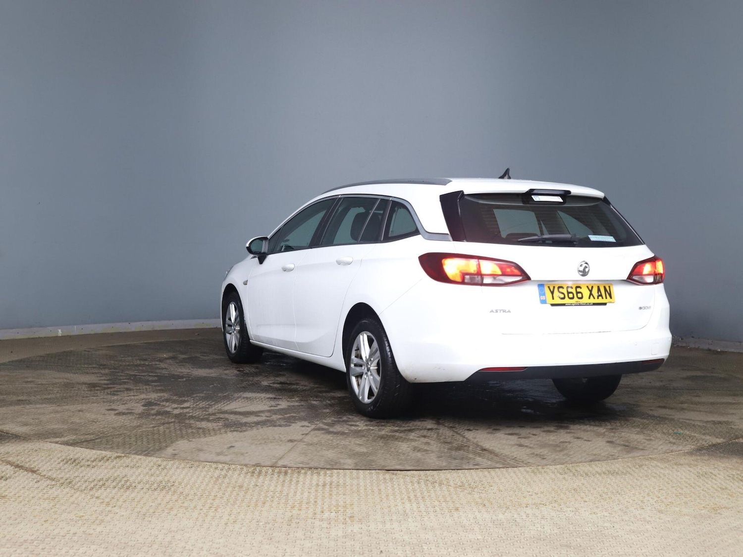 Used Vauxhall Astra 2017 for sale - 77156271: Photo 5