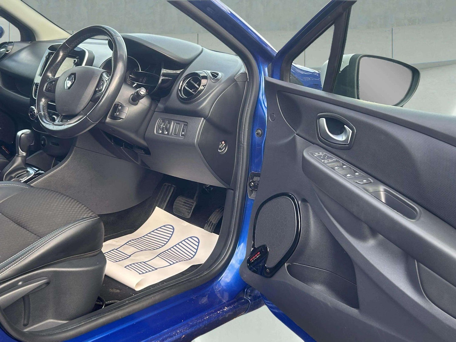 Used Renault Clio 2018 for sale - 76715207: Photo 18