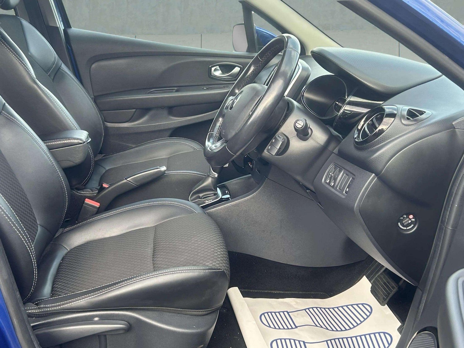 Used Renault Clio 2018 for sale - 76715207: Photo 19